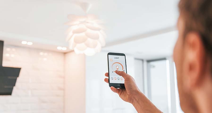 smart lighting controls vs traditional lighting systems